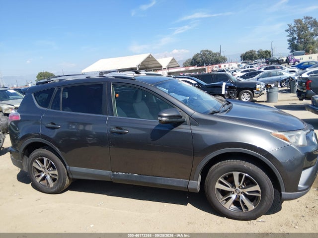 JTMWFREV7GJ081973 Toyota Rav4 Xle
