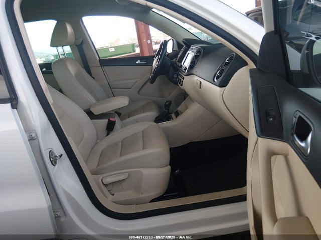 WVGAV3AX7EW549777 Volkswagen TIGUAN SE