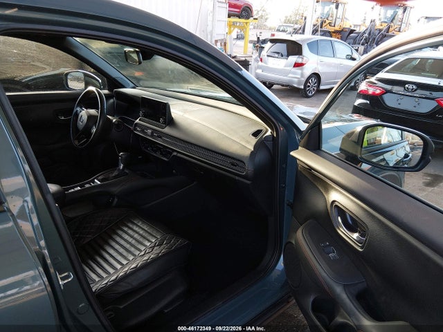Продажа на аукционе авто 2025 Honda Hr-v 2wd Sport, vin: 3CZRZ1H58SM735645, номер лота: 46172349