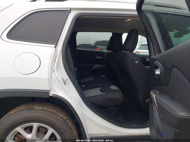 46172385 :رقم المزاد ، 1C4PJMCB8JD528654 vin ، 2018 Jeep Cherokee Latitude 4x4 مزاد بيع