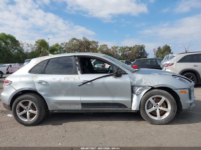 Porsche Macan 2021 WP1AA2A55MLB06650 Image 13