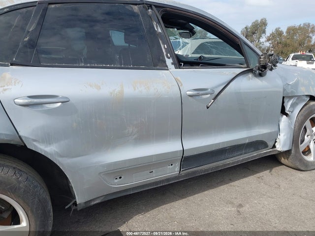 Porsche Macan 2021 WP1AA2A55MLB06650 Image 17