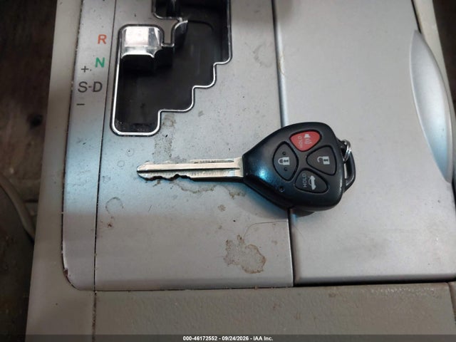 46172552 :رقم المزاد ، 4T4BF3EK4AR013557 vin ، 2010 Toyota Camry Le مزاد بيع