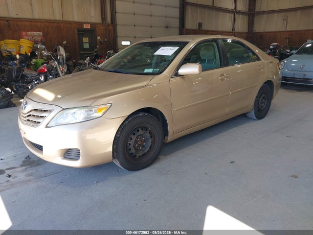 46172552 :رقم المزاد ، 4T4BF3EK4AR013557 vin ، 2010 Toyota Camry Le مزاد بيع