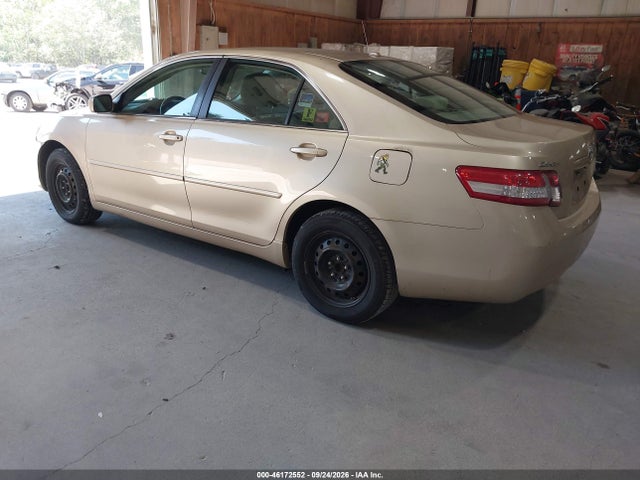 46172552 :رقم المزاد ، 4T4BF3EK4AR013557 vin ، 2010 Toyota Camry Le مزاد بيع