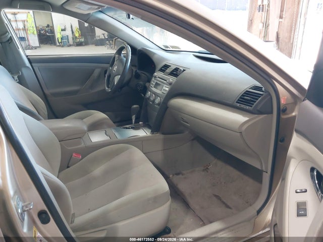 46172552 :رقم المزاد ، 4T4BF3EK4AR013557 vin ، 2010 Toyota Camry Le مزاد بيع