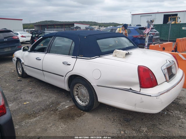 Aukcja sprzedaży 1998 Lincoln Town Car Executive, vin: 1LNFM81W8WY657036, numer aukcji: 46172565