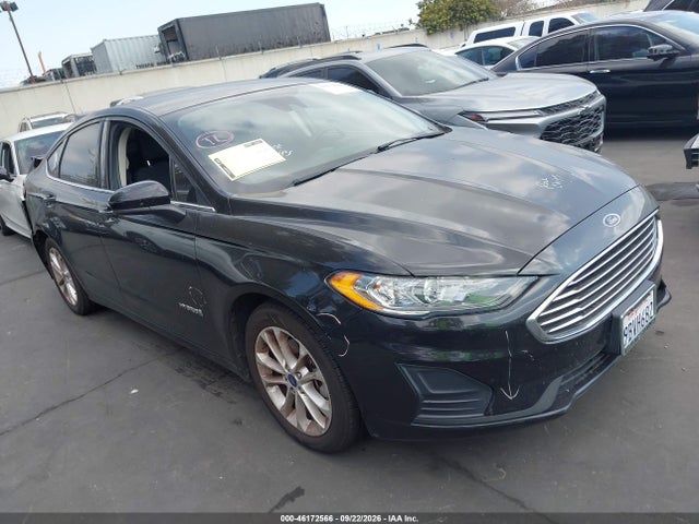 2019 3FA6P0LU1KR104073 головне зображення
