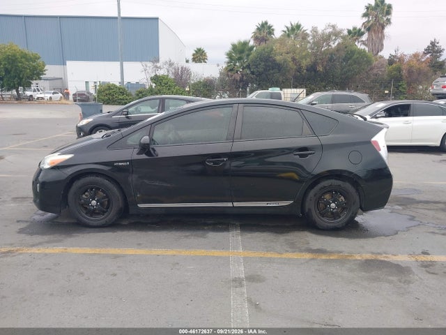 Toyota Prius Two 2015 JTDKN3DU4F1897271 Image 15