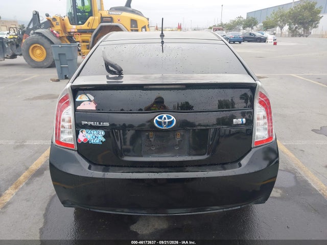 Toyota Prius Two 2015 JTDKN3DU4F1897271 Image 17