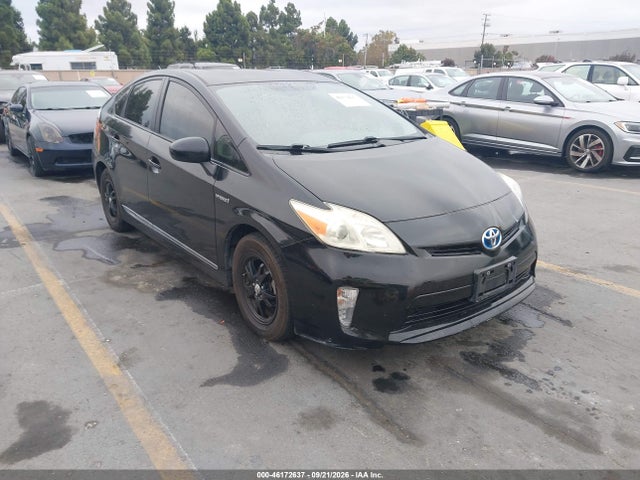 Toyota Prius Two 2015 JTDKN3DU4F1897271 Image 12