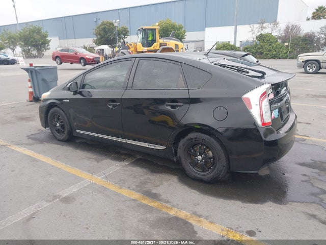 Toyota Prius Two 2015 JTDKN3DU4F1897271 Image 3