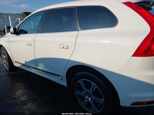 Продаж на аукціоні авто 2014 Volvo Xc60 T6 R-design Premier Plus, vin: YV4902DZXE2512109, номер лоту: 46172654