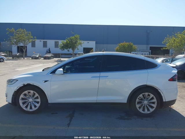 Продажа на аукционе авто 2017 Tesla Model X 100d/75d/90d, vin: 5YJXCBE20HF046095, номер лота: 46172659