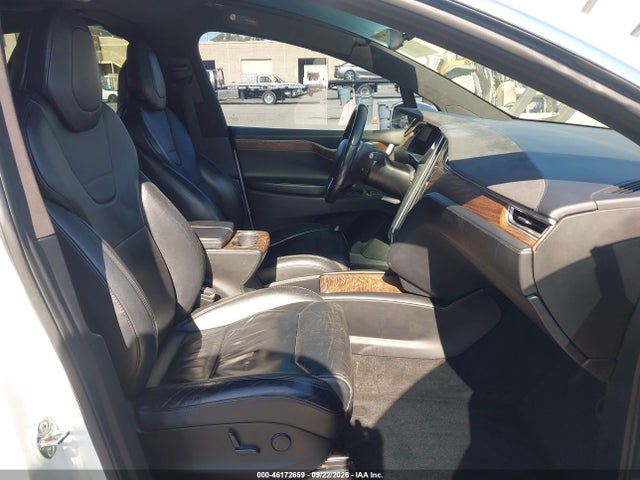 Продажа на аукционе авто 2017 Tesla Model X 100d/75d/90d, vin: 5YJXCBE20HF046095, номер лота: 46172659