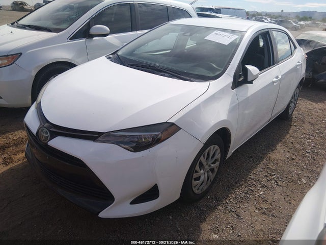 Toyota COROLLA LE 2018 2T1BURHE1JC029953 Image 2