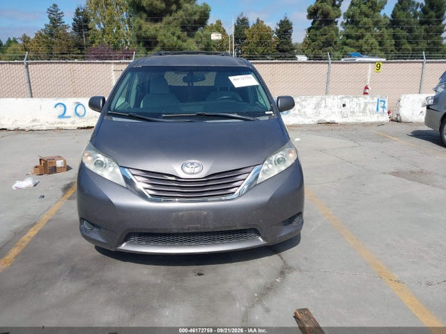 Продажа на аукционе авто 2015 Toyota Sienna Le 8 Passenger, vin: 5TDKK3DC5FS641238, номер лота: 46172759