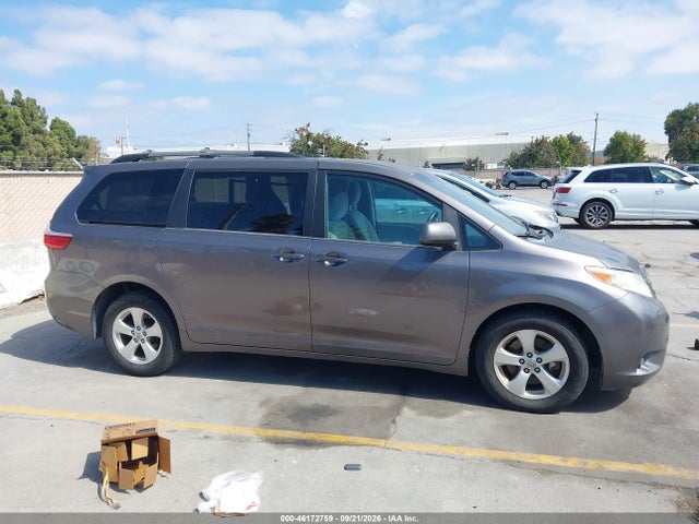 Продажа на аукционе авто 2015 Toyota Sienna Le 8 Passenger, vin: 5TDKK3DC5FS641238, номер лота: 46172759