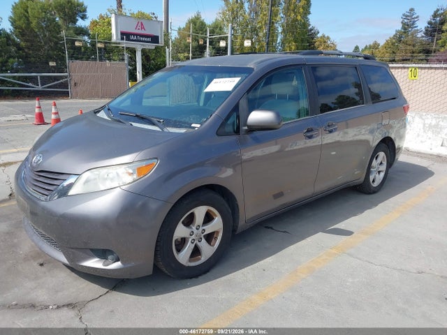 Продажа на аукционе авто 2015 Toyota Sienna Le 8 Passenger, vin: 5TDKK3DC5FS641238, номер лота: 46172759