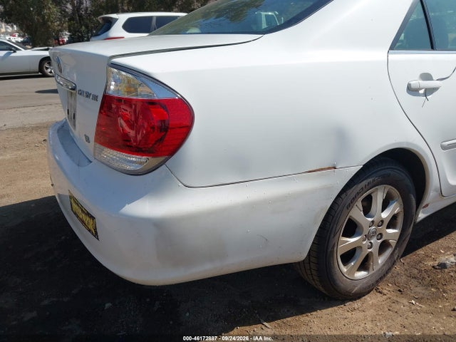 2005 Toyota Camry Xle V6 მანქანა იყიდება აუქციონზე, vin: 4T1BF32K45U084245, აუქციონის ნომერი: 46172887