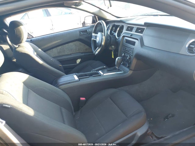 46172929 :رقم المزاد ، 1ZVBP8AM0D5256438 vin ، 2013 Ford Mustang V6 مزاد بيع
