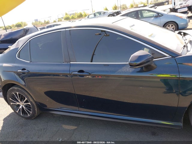 46172949 :رقم المزاد ، 4T1G11AK5LU960201 vin ، 2020 Toyota Camry Se مزاد بيع