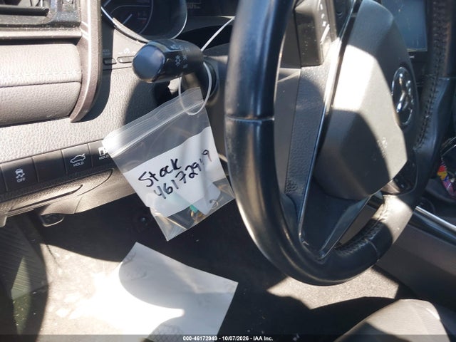 46172949 :رقم المزاد ، 4T1G11AK5LU960201 vin ، 2020 Toyota Camry Se مزاد بيع
