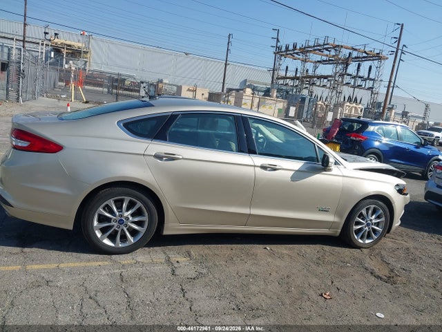 2018 Ford Fusion Energi Se Luxury მანქანა იყიდება აუქციონზე, vin: 3FA6P0PU3JR111390, აუქციონის ნომერი: 46172961
