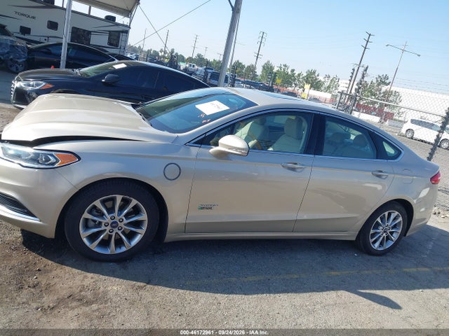 2018 Ford Fusion Energi Se Luxury მანქანა იყიდება აუქციონზე, vin: 3FA6P0PU3JR111390, აუქციონის ნომერი: 46172961