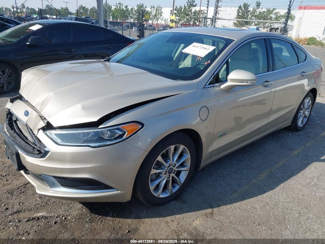 2018 Ford Fusion Energi Se Luxury მანქანა იყიდება აუქციონზე, vin: 3FA6P0PU3JR111390, აუქციონის ნომერი: 46172961