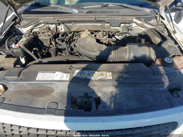 46173074 :رقم المزاد ، 1FMFU18L12LA87505 vin ، 2002 Ford Expedition Eddie Bauer مزاد بيع