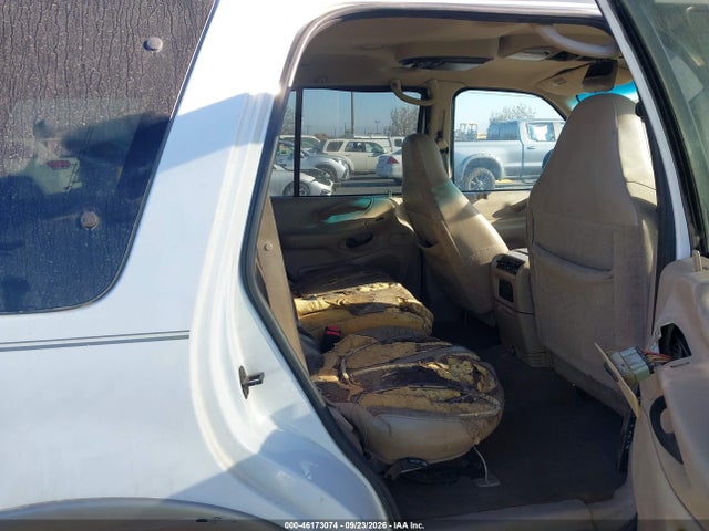 46173074 :رقم المزاد ، 1FMFU18L12LA87505 vin ، 2002 Ford Expedition Eddie Bauer مزاد بيع