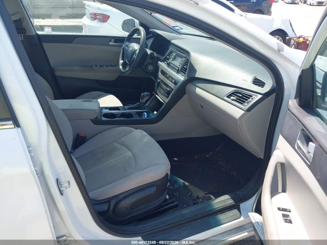 2017 Hyundai Sonata მანქანა იყიდება აუქციონზე, vin: 5NPE24AF2HH464738, აუქციონის ნომერი: 46173249