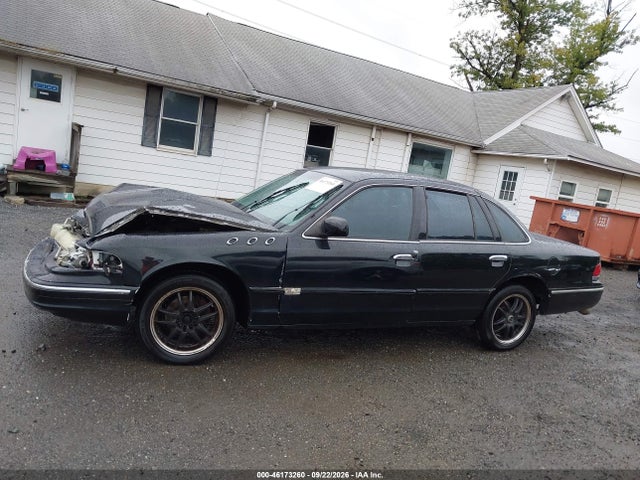 Продажа на аукционе авто 1997 Ford Crown Victoria Police Interceptor, vin: 2FALP71W1VX192824, номер лота: 46173260