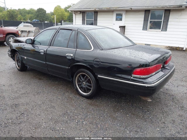 Продажа на аукционе авто 1997 Ford Crown Victoria Police Interceptor, vin: 2FALP71W1VX192824, номер лота: 46173260