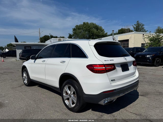 46173437 :رقم المزاد ، WDC0G4JB8JV016447 vin ، 2018 Mercedes-benz Glc 300 مزاد بيع