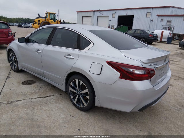 46173680 :رقم المزاد ، 1N4AL3AP1HN303978 vin ، 2017 Nissan Altima 2.5 Sr مزاد بيع