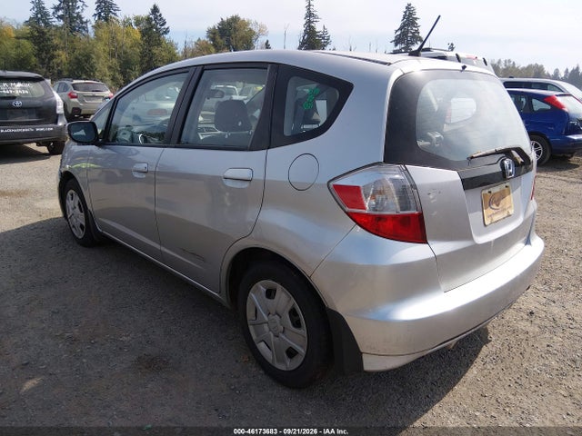 46173683 :رقم المزاد ، JHMGE8H38DC009593 vin ، 2013 Honda Fit مزاد بيع
