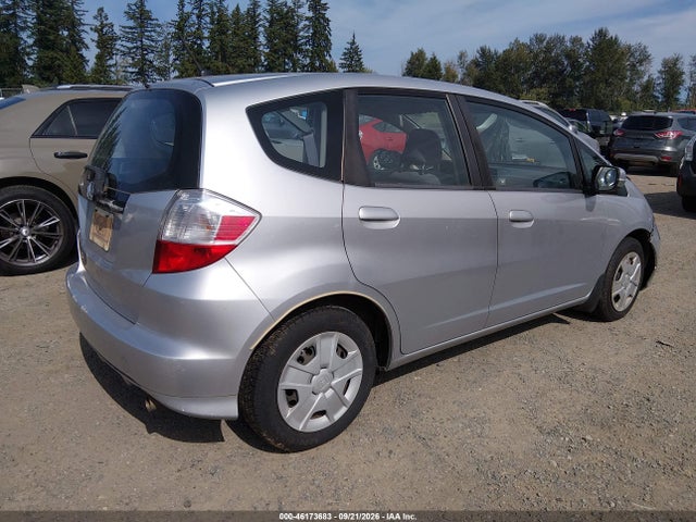 46173683 :رقم المزاد ، JHMGE8H38DC009593 vin ، 2013 Honda Fit مزاد بيع