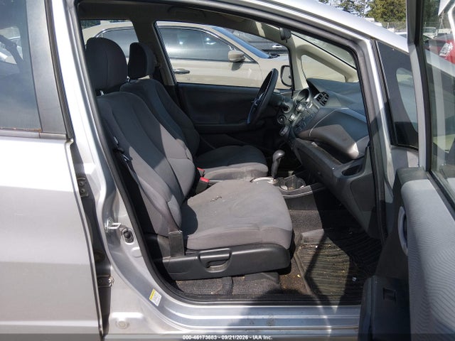 46173683 :رقم المزاد ، JHMGE8H38DC009593 vin ، 2013 Honda Fit مزاد بيع