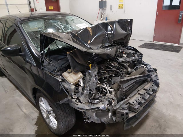 Ford FOCUS SE 2018 1FADP3K23JL323980 Image 19