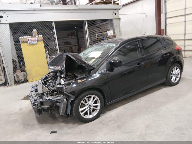 Ford FOCUS SE 2018 1FADP3K23JL323980 Image 2