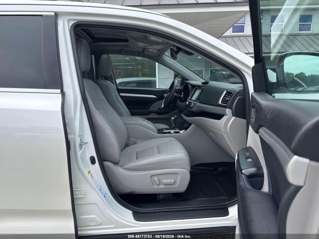 46173783 :رقم المزاد ، 5TDJZRFH9HS362817 vin ، 2017 Toyota Highlander Xle مزاد بيع