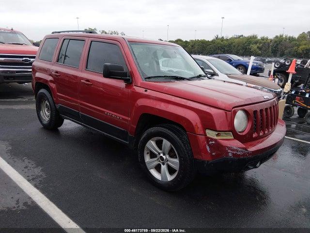 2014 1C4NJPBB3ED913037 main image