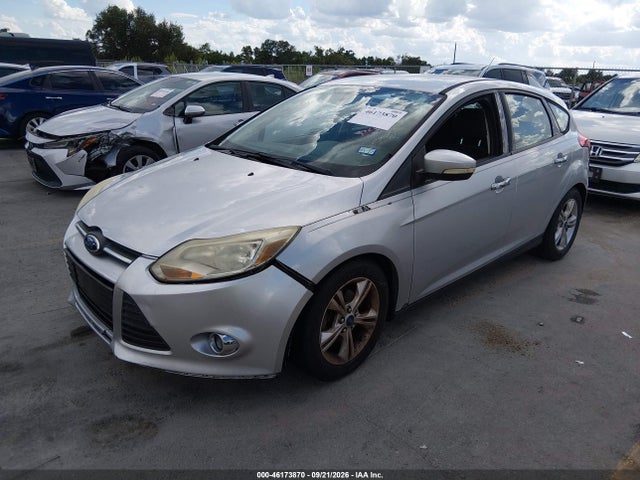 Ford FOCUS SE 2014 1FADP3K23EL212111 Image 2