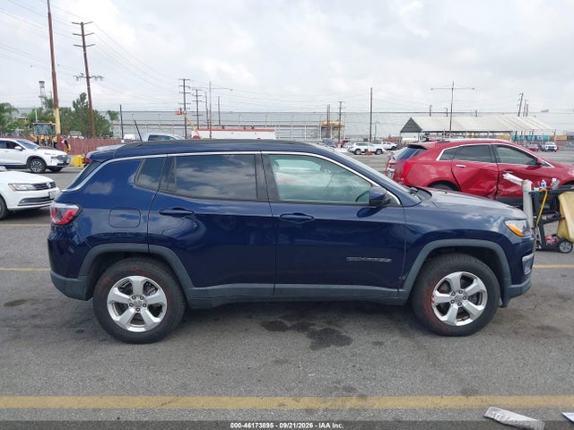 Jeep Compass Latitude 4x4 2018 3C4NJDBB8JT185878 Image 13
