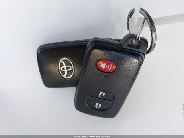 46174046 :رقم المزاد ، JTDKN3DU5A5209831 vin ، 2010 Toyota Prius Iii مزاد بيع
