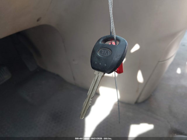 2011 Kia Sedona Lx მანქანა იყიდება აუქციონზე, vin: KNDMG4C72B6411560, აუქციონის ნომერი: 46174068