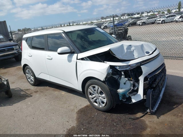 2020 Kia Soul Lx მანქანა იყიდება აუქციონზე, vin: KNDJ23AU8L7017089, აუქციონის ნომერი: 46174086