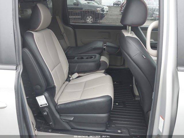 46174110 :رقم المزاد ، KNDMB5C11K6542981 vin ، 2019 Kia Sedona Ex مزاد بيع